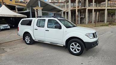 Nissan Navara 2.5 dCi 171CV 4 porte Double Cab LE