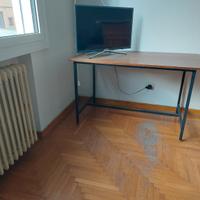 scrivania in legno