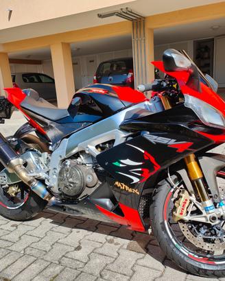 Aprilia RSV4 Factory