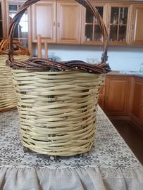 Paniere cesto con manico intrecciato