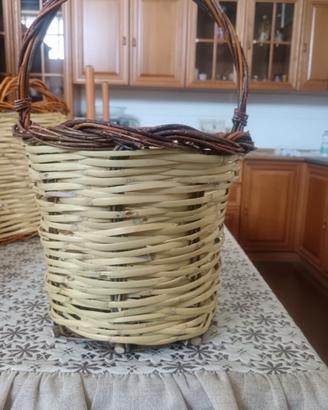 Paniere cesto con manico intrecciato