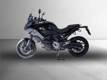 BMW F 900 XR Triple Black Abs