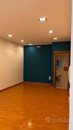 Locale commerciale 60mq con deposito (centrale)