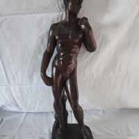 Statua David di Michelangelo in legno