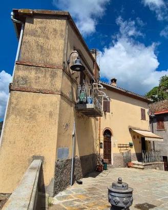 Villa a Magliano in Toscana, 5 locali