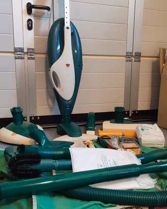 Aspirapolvere Folletto Vorwerk VK136 + Accessori