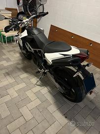 Aprilia Dorsoduro 750 full power