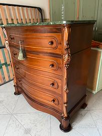 Cassettone in noce massello con piano in marmo