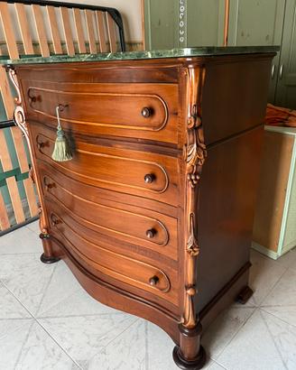 Cassettone in noce massello con piano in marmo