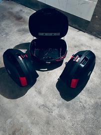 Set completo di valigie Givi per moto