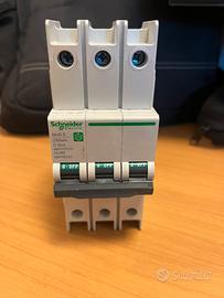Interruttore magmetermico 30 A