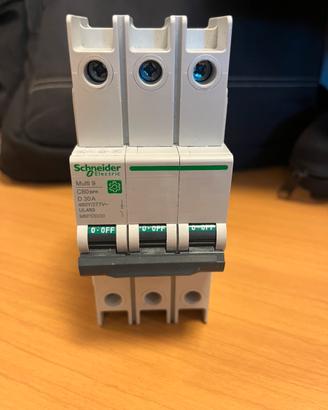 Interruttore magmetermico 30 A