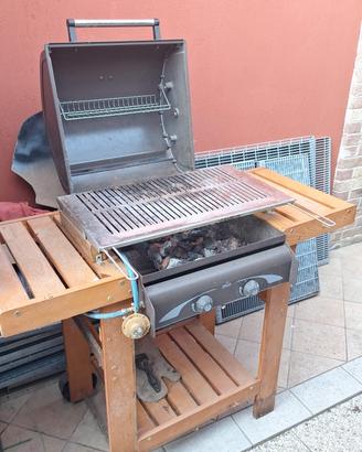 BARBECUE A GAS a Fossano