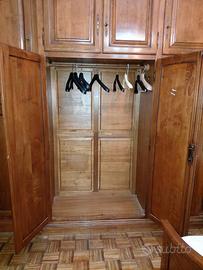 Armadio in legno per camera da letto