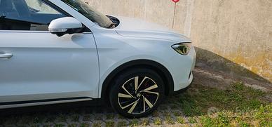 Mg zs hybrid luxury 200cv