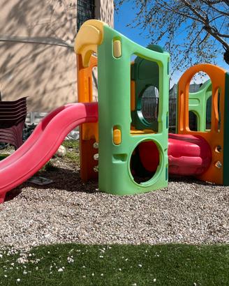 Gioco da esterno con scivolo Little Tikes