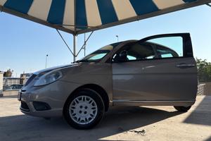 Lancia Ypsilon 1.2 69 CV Unyca