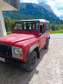 LAND ROVER Defender