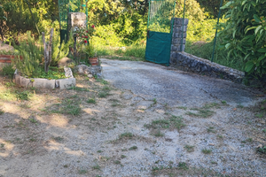 Casa indipendente su 2 livelli con giardino