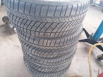 4 Gomme 