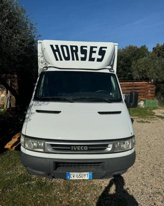 Camion trasporto cavalli