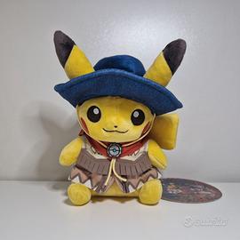 Peluche Pokemon Center Pikachu Run Run Desert 20cm