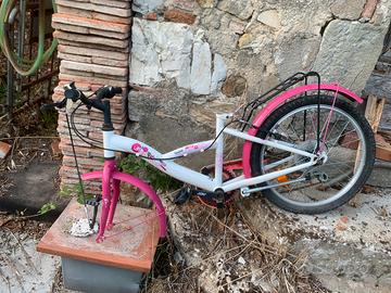 Bici senza sellino e ruota per  bambina