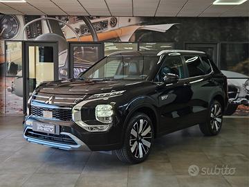 Mitsubishi Outlander DISPONIBILE IN VARIE COLORAZI