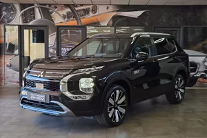 Mitsubishi Outlander DISPONIBILE IN VARIE COLORAZI