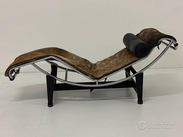 Poltrona Chaise Loungue LC4 Le Corbusier Cassina