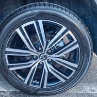 Cerchi originali toyota con gomme Yokohama