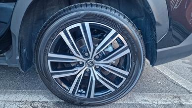 Cerchi originali toyota con gomme Yokohama