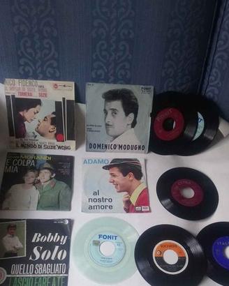 Set composto da 10 dischi vintage anni 60, 45 giri
