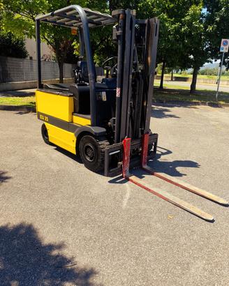 CARRELLO ELEVATORE ELETTRICO OM. EU 25