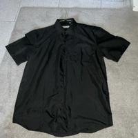 Camicia nera a maniche corte