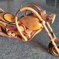 Moto Custom artigianale in legno