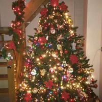 albero di natale in pvc con ghirlanda