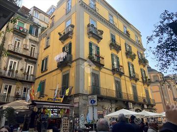 MONOLOCALE A NAPOLI