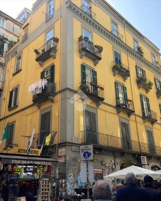 MONOLOCALE A NAPOLI