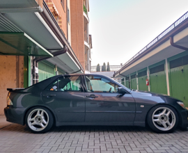 Lexus is200
