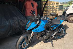 SUZUKI GSX-8S