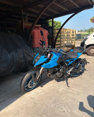 SUZUKI GSX-8S