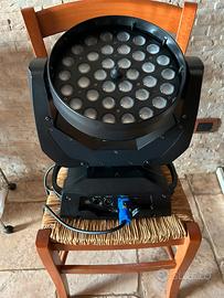 Testa mobile led 36 x 18 w wash zoom