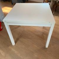 Tavolo quadrato allungabile in legno colore bianco