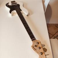 Basso squier precision super accessoriato