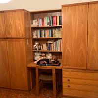 Parete attrezzata armadio cin scrivania integrata