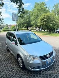 auto Volkswagen Touran usata 