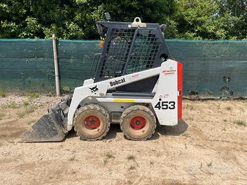 Bobcat Mini pala gommata, Compact Skid-Steer Load