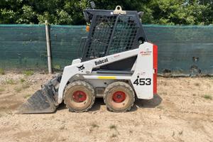 Bobcat Mini pala gommata, Compact Skid-Steer Load