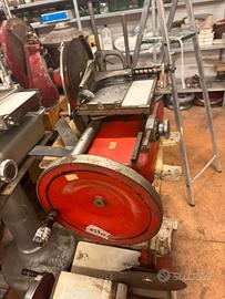 affettatrice da sistemare da restaurare a volano